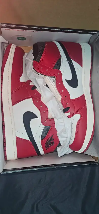 Brand New Jordan 1 Shoes Chicago Lost and Found Size 9, View more