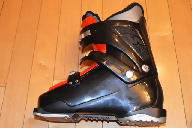 Nordica Firearrow Team 3 Youth Ski Boots - Mondo 25.5 BSL 305 mm in Ski in Markham / York Region - Image 5