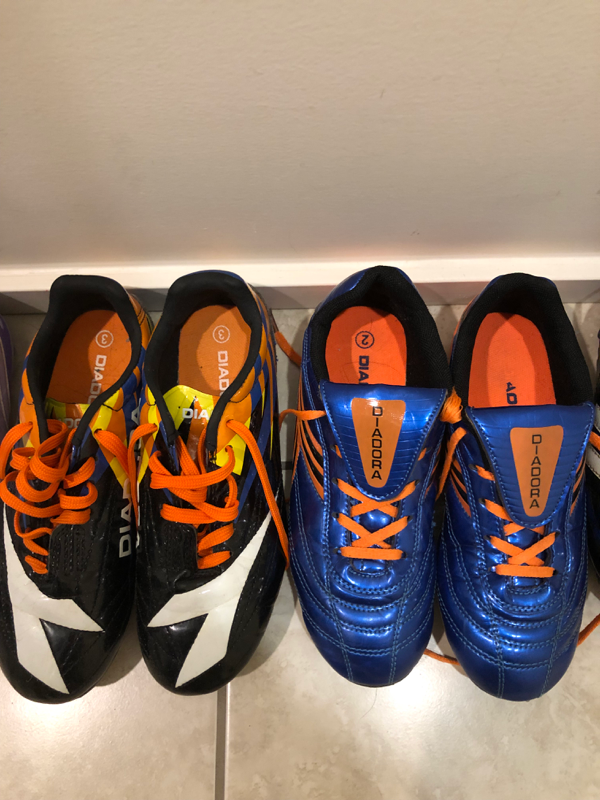 Various pairs (Sizes) of Soccer & Golf Shoes, Youth in Soccer in City of Toronto - Image 4