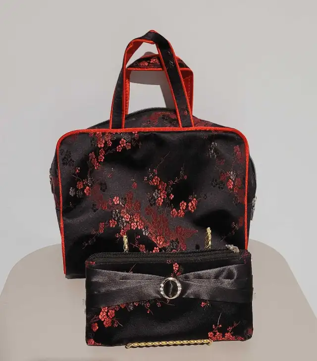 Cosmetic Bags/Makeup bags in Women's - Bags & Wallets in Barrie - Image 2