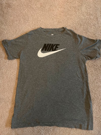 Nike T-shirt XL Children’s 25$