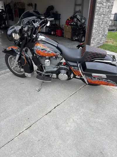 Hot rod Performance bagger , 124 S&S Ward heads 640 S&S cam Fm contender pipe True track RWD suspens...