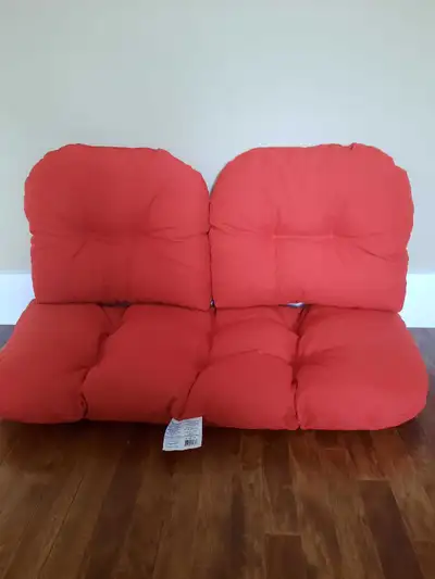 Ens.coussins neufs pour causeuse, View more