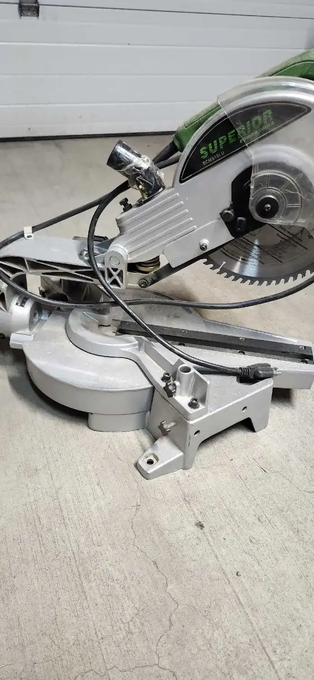 compound sliding miter saw in Power Tools in Red Deer - Image 2