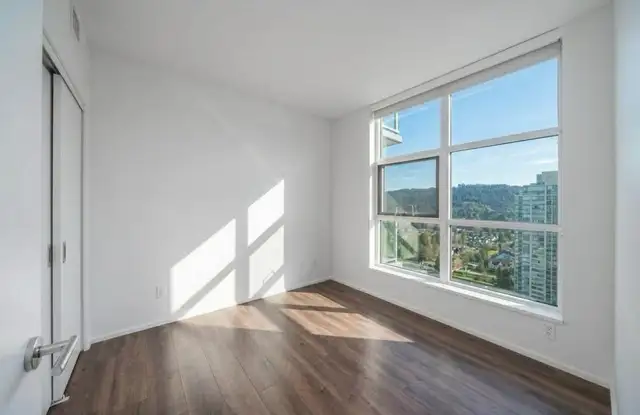 private room  in Long Term Rentals in Burnaby/New Westminster - Image 2