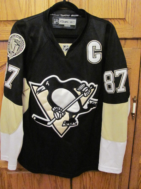 NHL  Crosby Penguins Jersey in Arts & Collectibles in Edmonton
