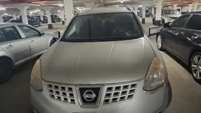 2008 nissan rogue buy as it is. really buyer email to me.price is not negotiable. Excellent for uber...