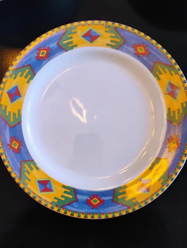 Dish Set in Kitchen & Dining Wares in Hamilton - Image 5