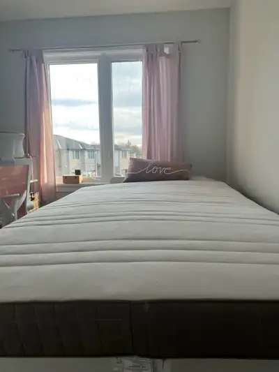 I am selling this Matress because we are going to use the room as an office We don’t nedd the bed he...