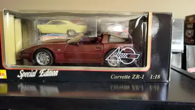 Maisto part no 31809 of the 40th anniversay ZR-1 Corvette in burgundy. Excellent condition in origin...
