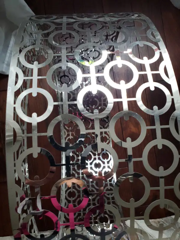 Large, fashion chandelier or lamp shade For Sale $15 in Home Décor & Accents in City of Toronto - Image 4