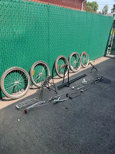 accessoires et roues pour vélo prix variable., View more