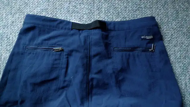 Columbia Women's Travel Pants - Size 10 - Like New in Women's - Bottoms in Oshawa / Durham Region - Image 4