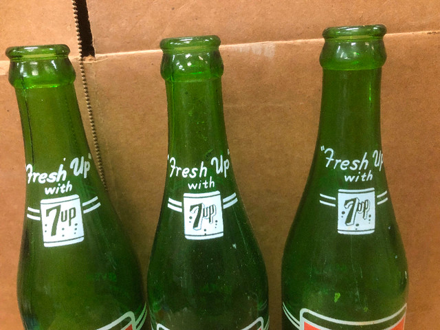 3 Vintage 7-UP Soda Pop Bottles in Arts & Collectibles in Regina - Image 2