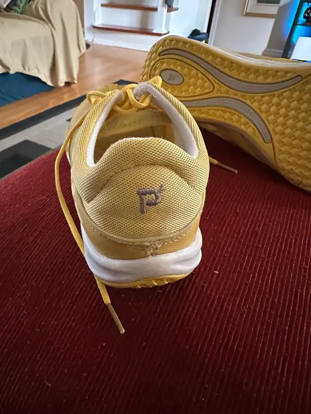 women yellow propet running shoes  in Women's - Shoes in Oshawa / Durham Region - Image 4