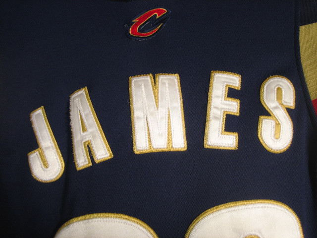 LEBRON JAMES  CLEVELAND CAVALIERS JERSEY in Basketball in London - Image 3