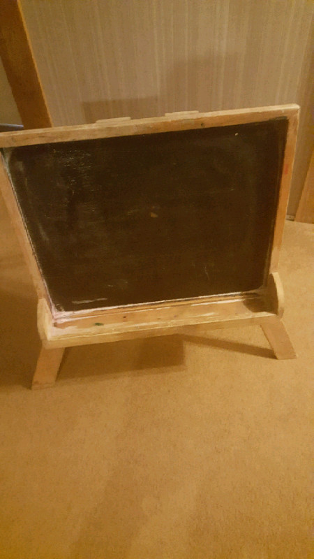 kids easel & kids chalkboard in Toys & Games in Strathcona County - Image 3