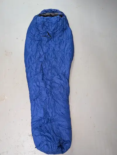 Sac de couchage bleu Polar Guard HV. Chaleur supérieure. Résistant à l'humidité. Pas de zone froide....