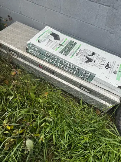challenger truck tool box