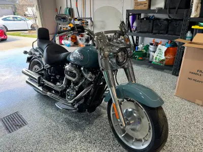 Excellent Condition 1,150 km Removable OEM saddle bags OEM signal light relocation kit Removable OEM...