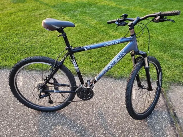 2006 TREK 4500 Aluminum MTB 24 Spd (3x8)
