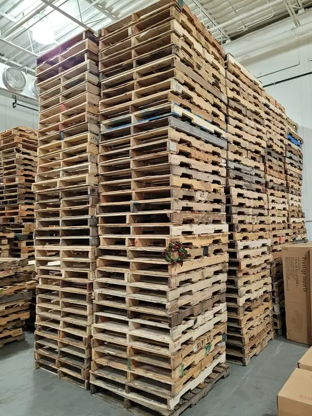 READY NOW TO THE PUBLIC COME SEE ERICA for used pallet needs in Tool Storage & Benches in Mississauga / Peel Region - Image 6