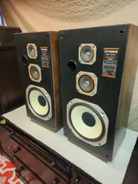 Fisher loud speakers 8ohm STC822