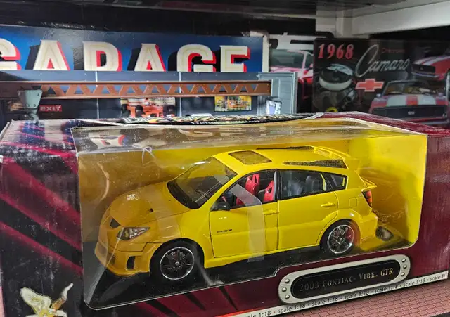 DIECAST CARS & TRUCKS 1:18 PONTIAC in Toys & Games in Hamilton - Image 4