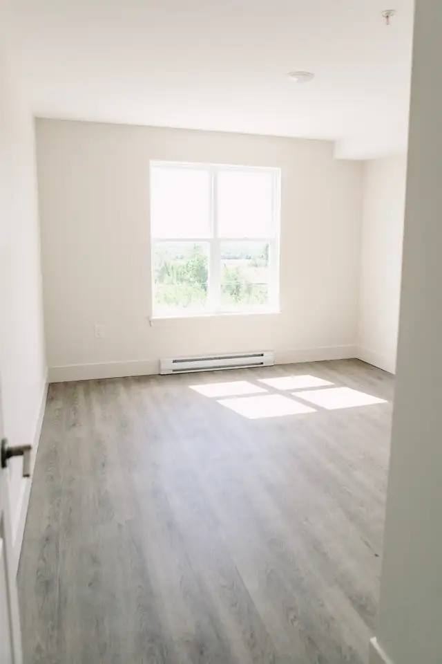 Top floor corner with a beautiful view at 547 Cliffe St Dec 2026 in Long Term Rentals in Fredericton - Image 4
