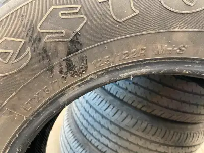 Selling (1) Firestone transforce at2 LT275/70R18 like new 12mm tread like new only used it for less...