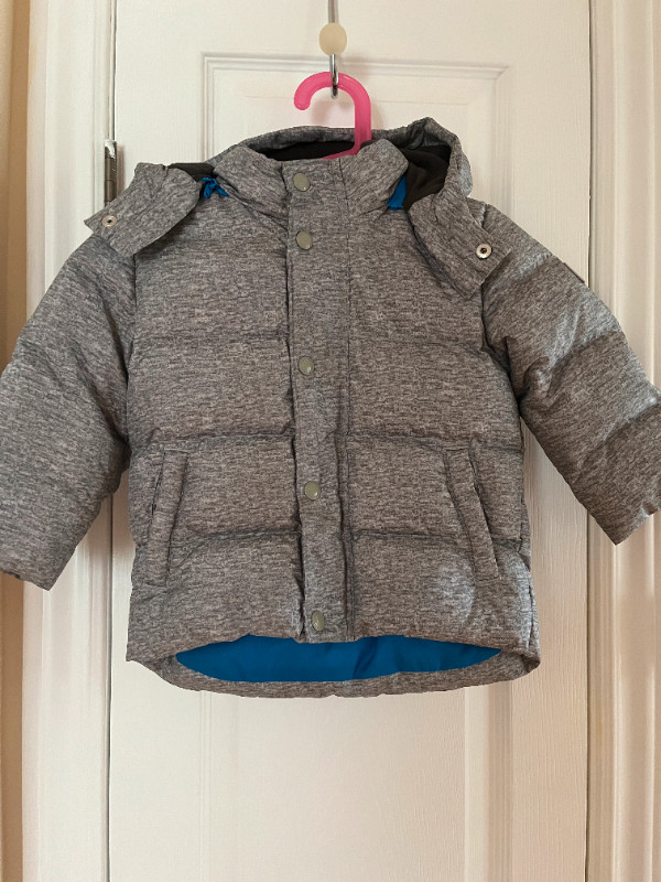 GAP Down Jacket size 4T in Clothing - 4T in City of Toronto - Image 3