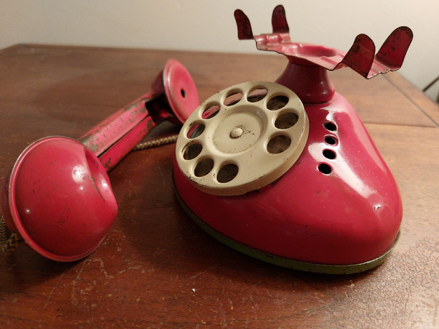 Vintage Tin Childs Tin Telephone Circa 1930's in Toys & Games in City of Toronto - Image 3