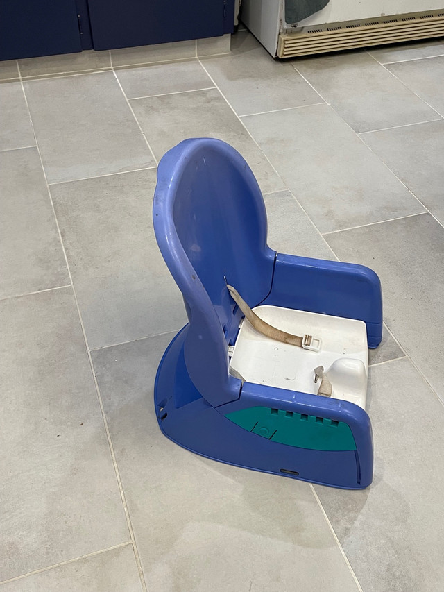 Booster Chair for infants with seatbelt (no legs) in Feeding & High Chairs in Winnipeg - Image 2