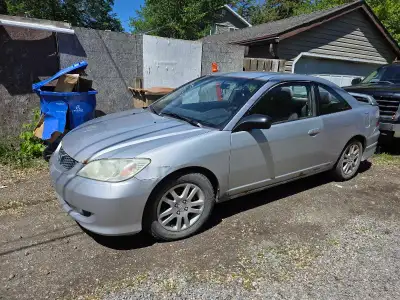 2005 Honda Civic Reverb edition 360,000km 5 speed standard Runs and drives good Interior is in good...