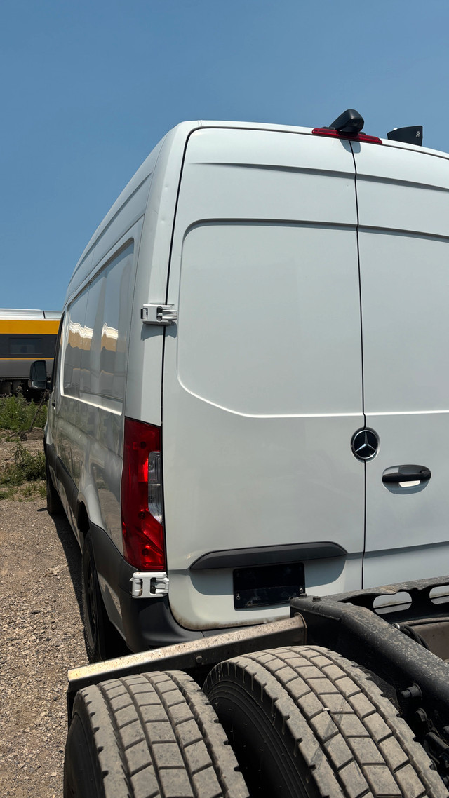 Mercedes-Benz Sprinter Van in Cars & Trucks in Mississauga / Peel Region - Image 2