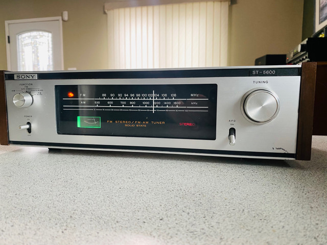 Sony ST-5600 (1970) FM/AM Stereo Tuner | Stereo Systems & Home Theatre |  Winnipeg | Kijiji