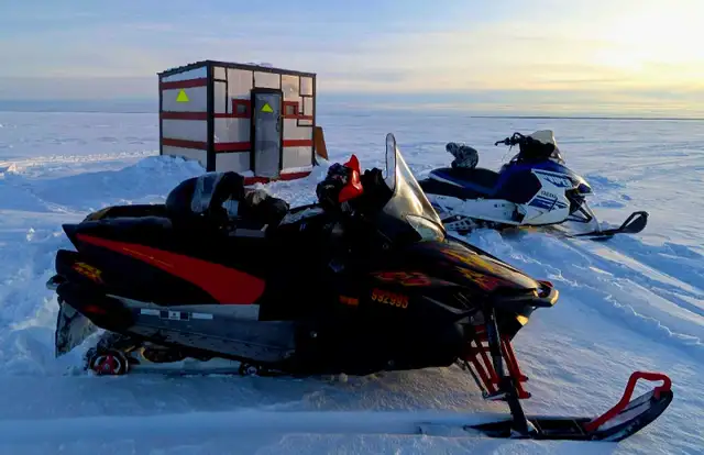 YAMAHA APEX RTX in Snowmobiles in Barrie - Image 4