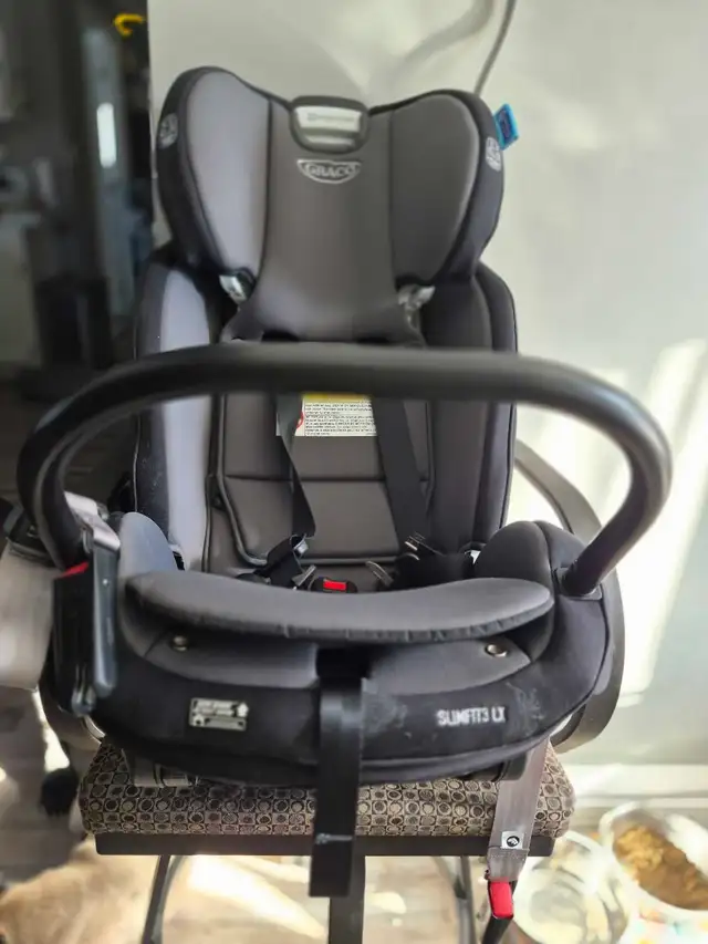 Child car seat in Strollers, Carriers & Car Seats in Sudbury - Image 3