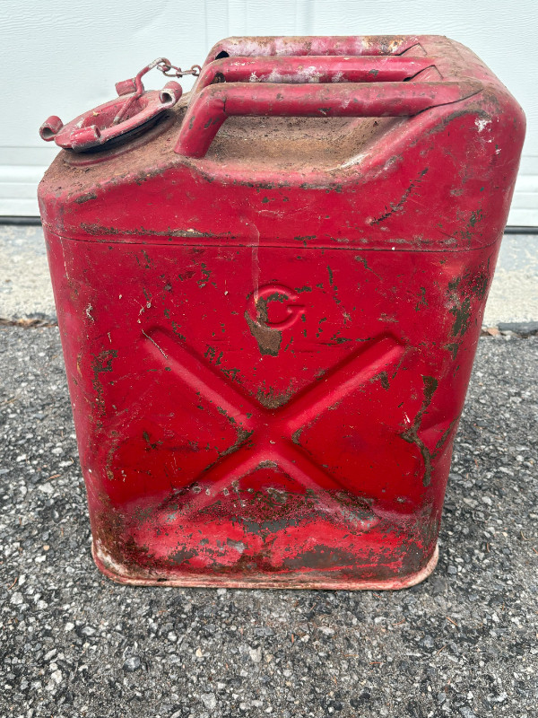 Vintage 1952 Nesco Military Metal Gas Can in Arts & Collectibles in Ottawa - Image 2