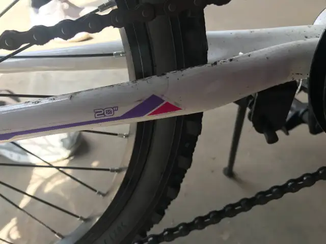 Small Bike (rarely used) in Kids in Edmonton - Image 5