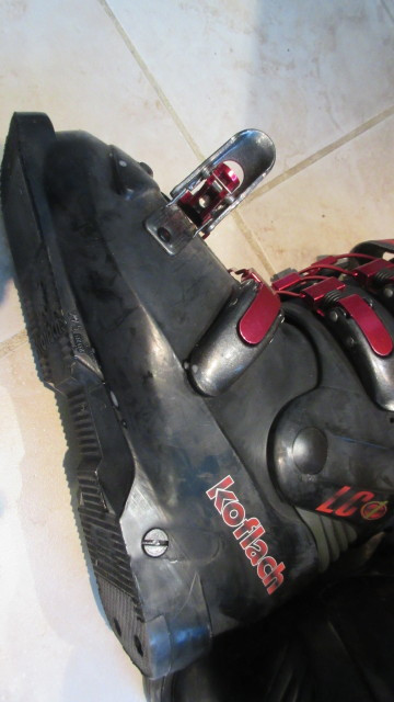 Youth ski boots shoe size 6-6.5, mondo 23.5 in Ski in Ottawa - Image 3