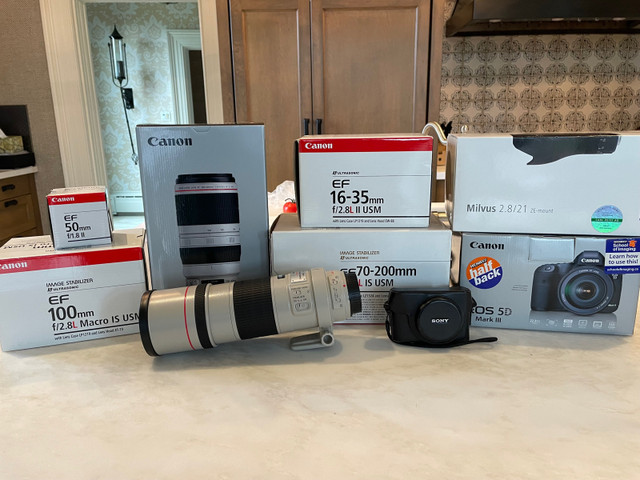Professional photographer gear for sale - Canon and Zeiss in Cameras & Camcorders in Kawartha Lakes