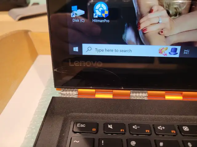 Lenovo Yoga 900 Touchscreen QHD, i-7 Laptop in Laptops in Markham / York Region - Image 5