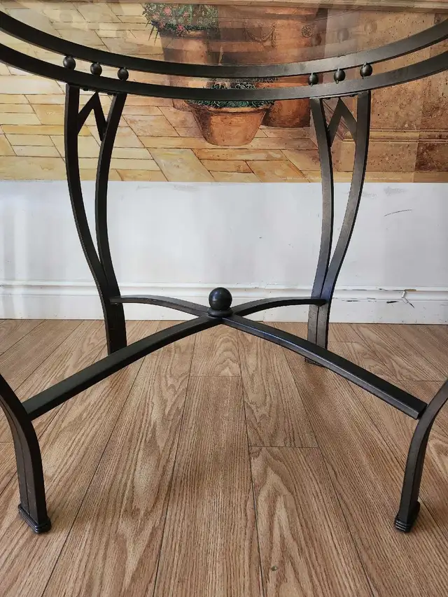 Glass and metal tables with chairs in Dining Tables & Sets in Markham / York Region - Image 5