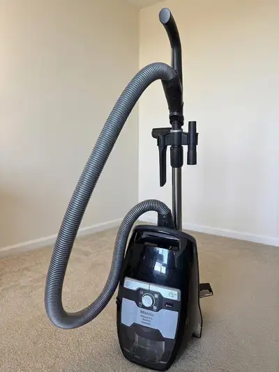 Miele Blizzard CX1 Bagless Vacuum Cleaner, View more