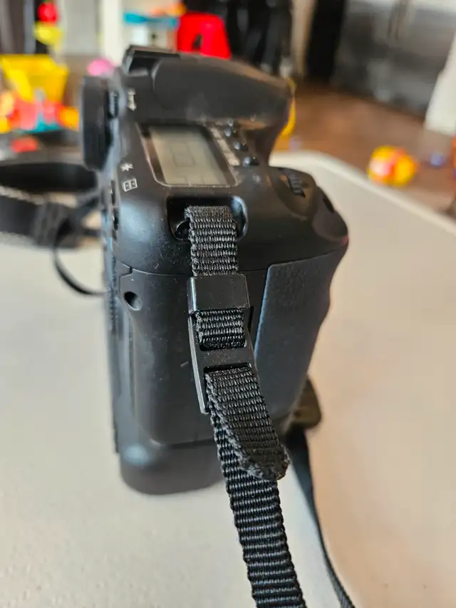 Canon EOS 10D Digital Camera Body & Canon BG-ED3 Battery Grip63793682818691123