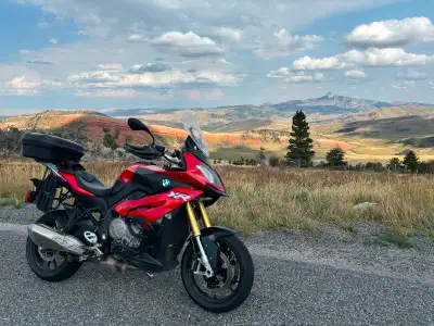 BMW S1000XR Great condition, fantastic touring bike with an inline 4 sportbike 1000cc motor. Great f...