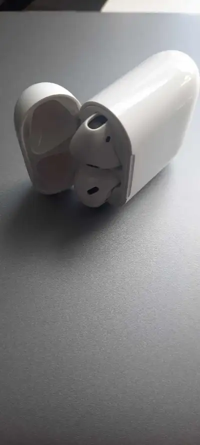 Apple Airpods 2nd Generation, View more