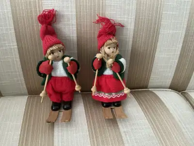 BRAND NEW SCANDINAVIAN CHRISTMAS NISSE GNOME COUPLE ON SKI, View more
