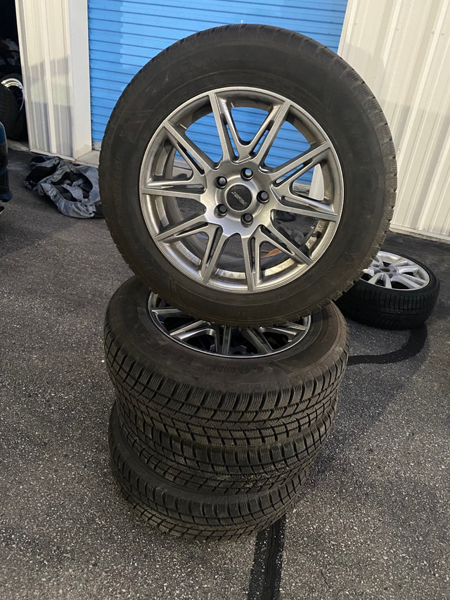 Audi q3 winters 215/65/17 5x112 alloys  in Tires & Rims in Mississauga / Peel Region